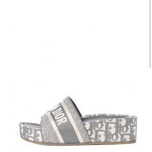 Oblique embroid Dior platrform slides